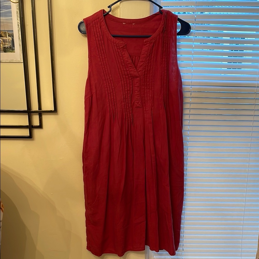 Sleeveless pink Dress